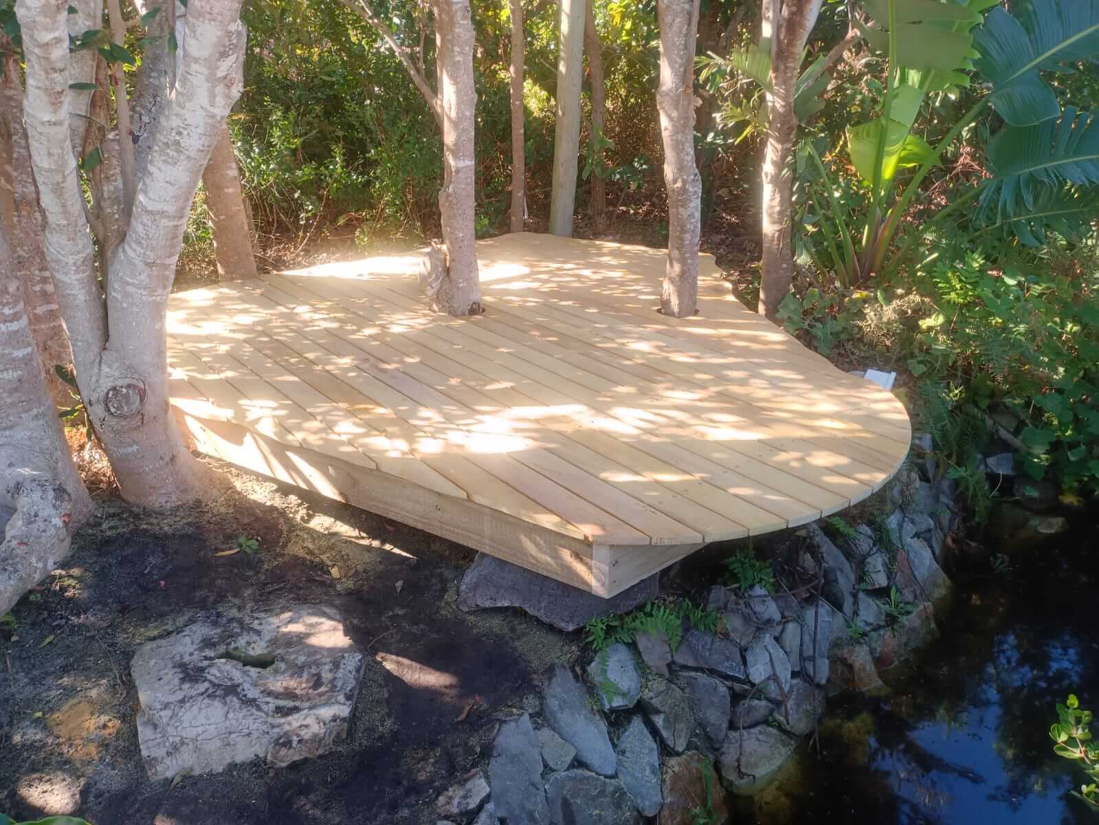 Organic tree-deck, second angle