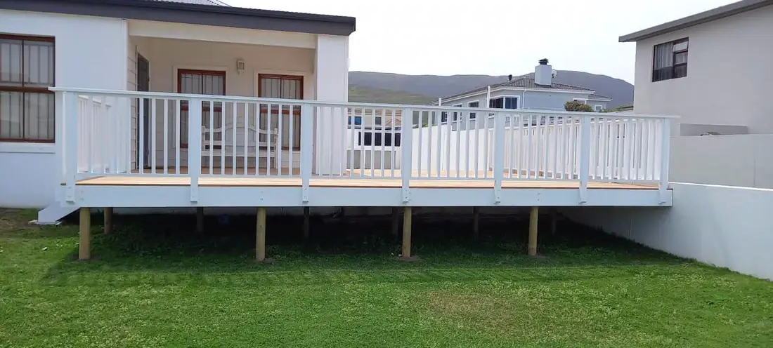 Balustrade deck with a mountain view