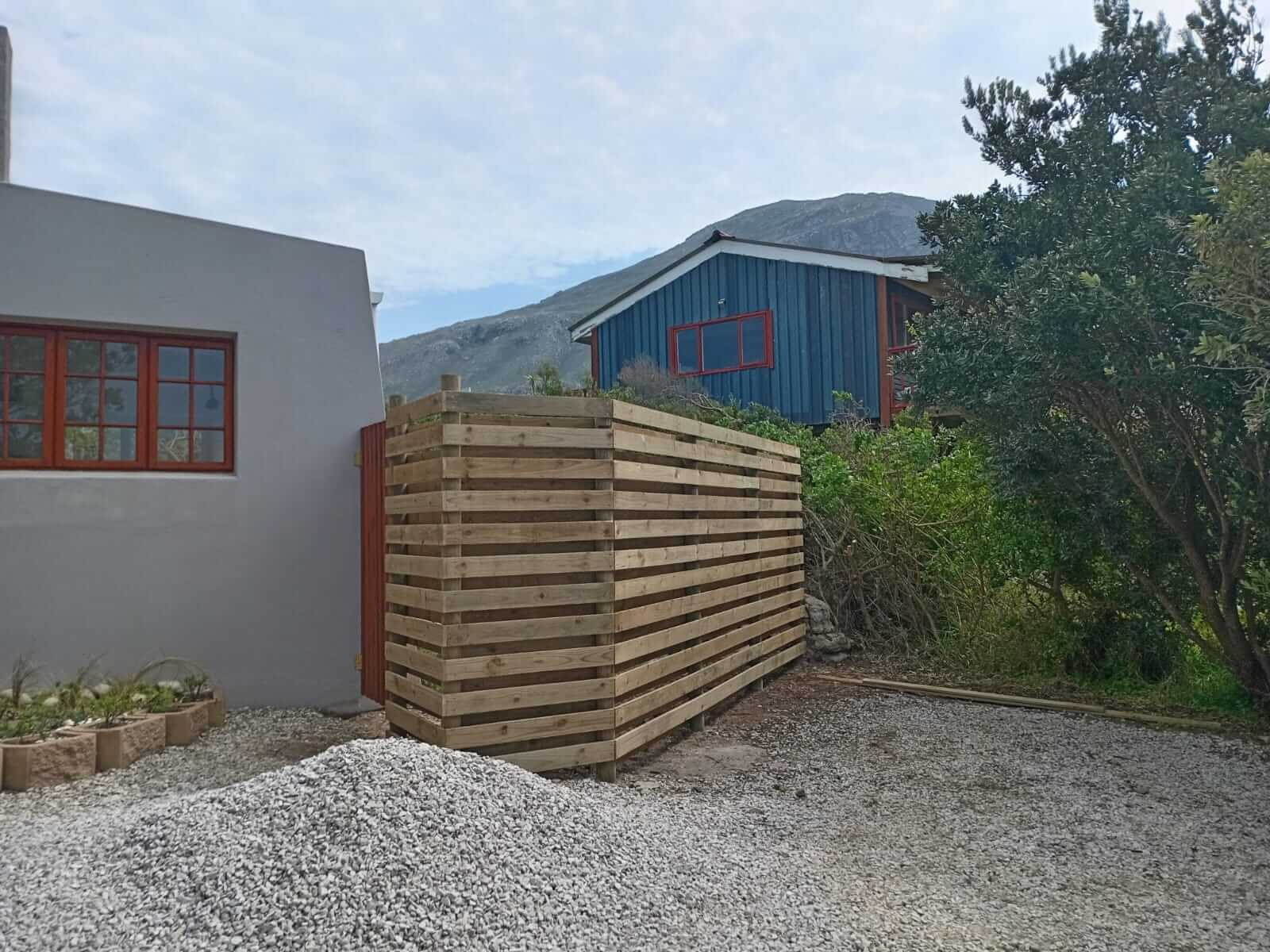 Slat enclosure