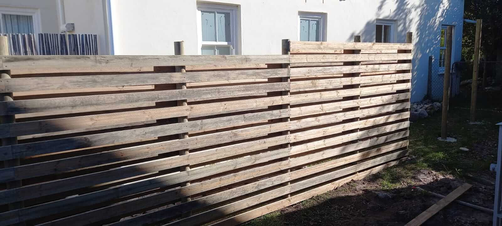 Slat fence build