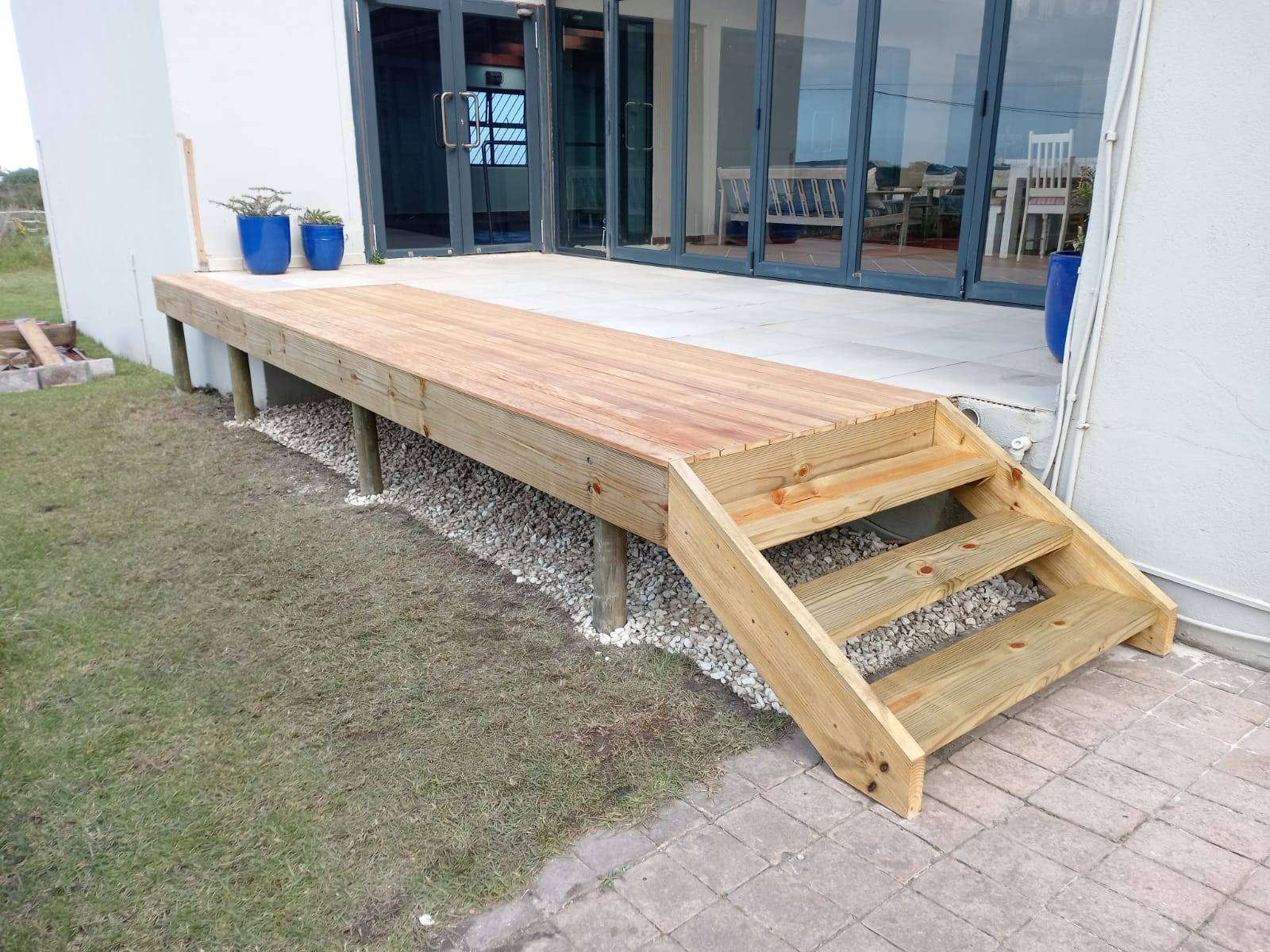 Deck steps & entrance