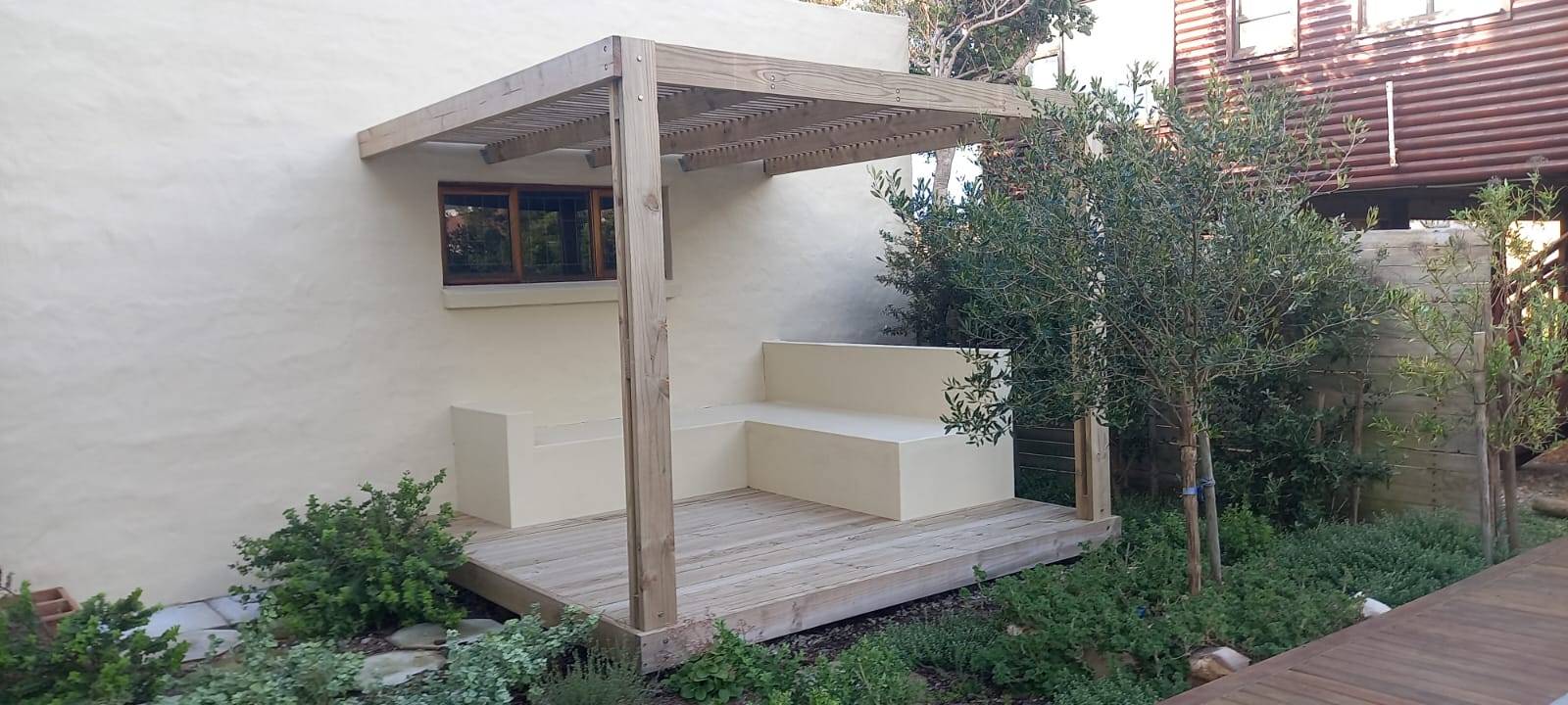 Minimalist pergola & bench