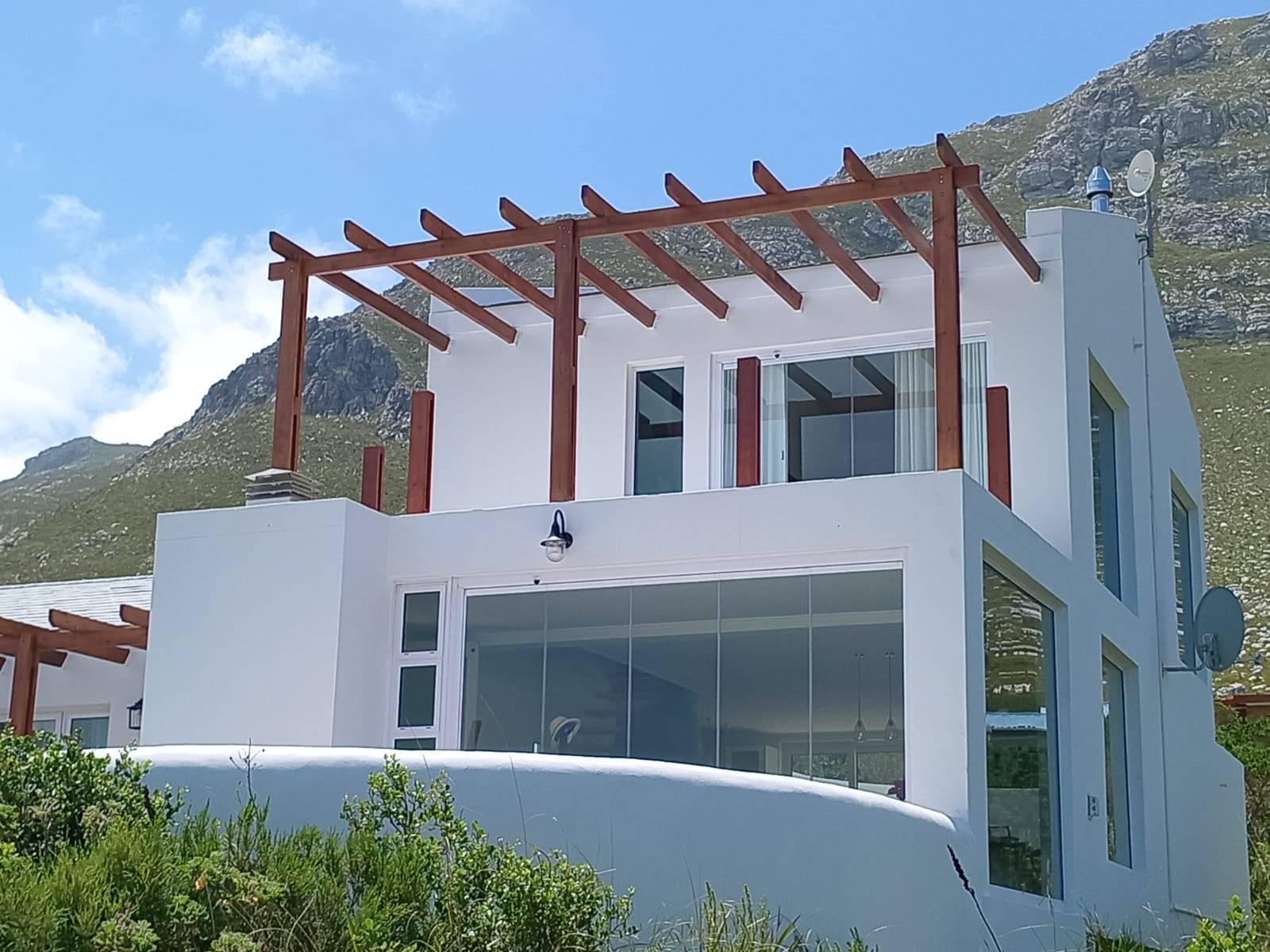 Rooftop pergola, mountain view